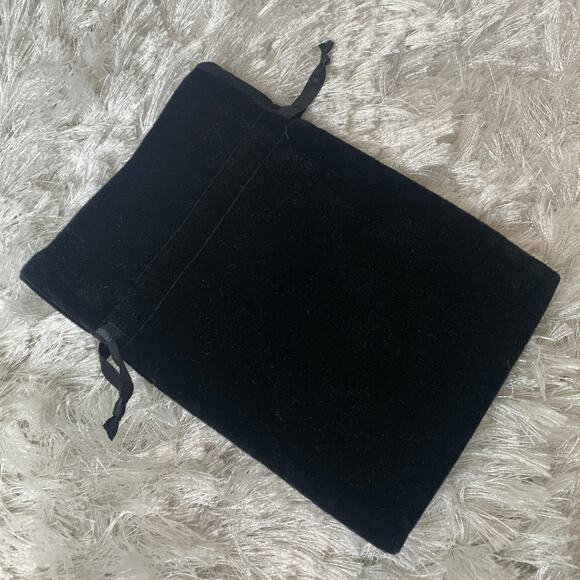 Velvet Jewelry Travel Storage Bag Like New 5 x 7" total - Picture 2 of 4